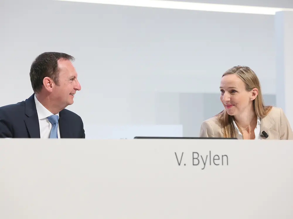 
CEO Hans Van Bylen and Dr. Simone Bagel-Trah, Chairwoman of the Shareholders’ Committee and Supervisory Board